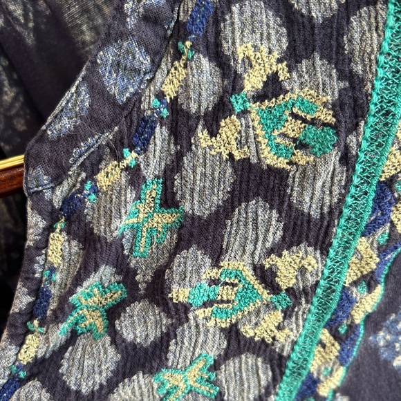 Lucky Brand Geometric Flowy Top - Picture 3 of 4